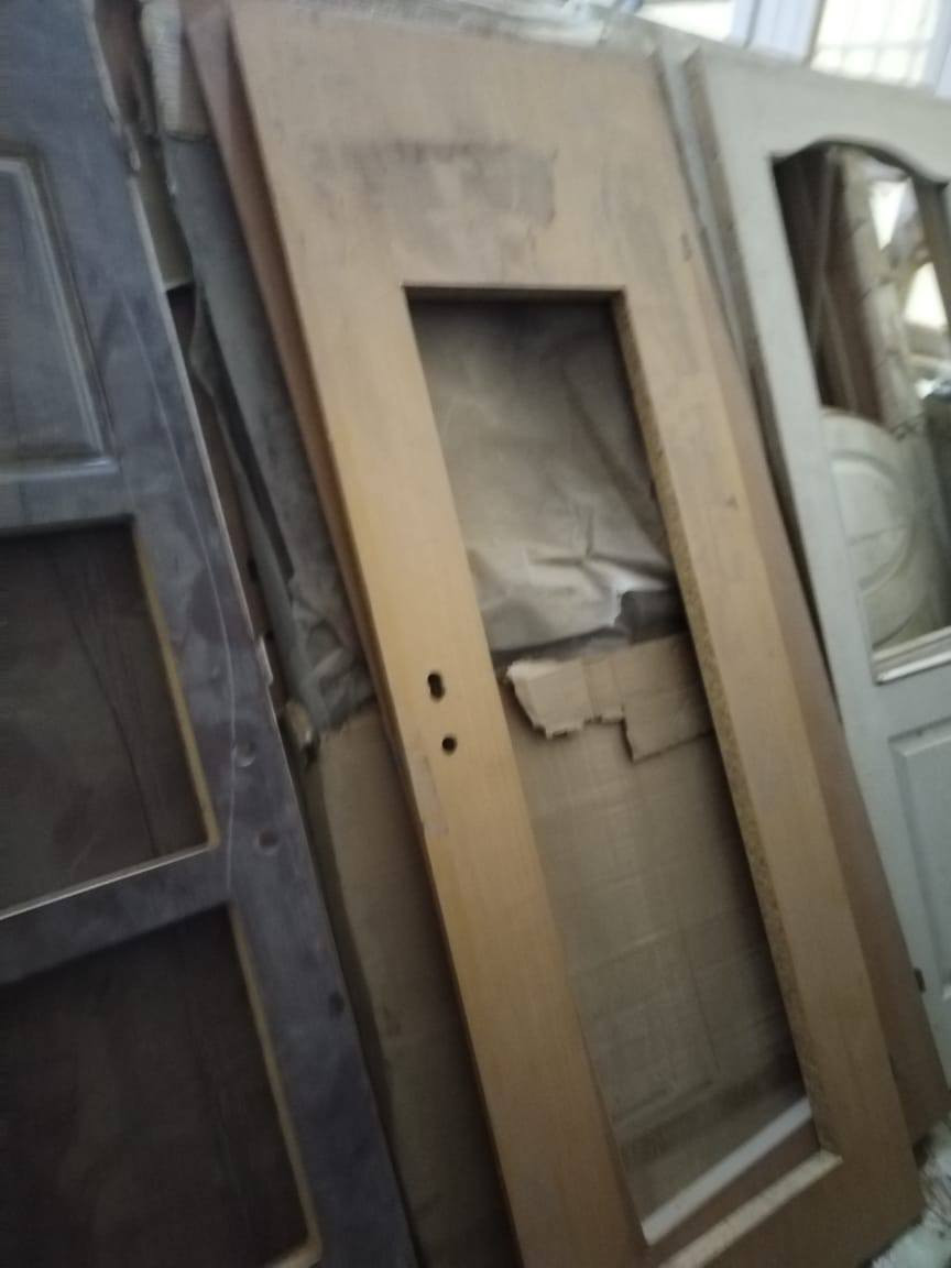 مجموعة ابواب خشب للبيع
المكان واسط الكوت 
***********
