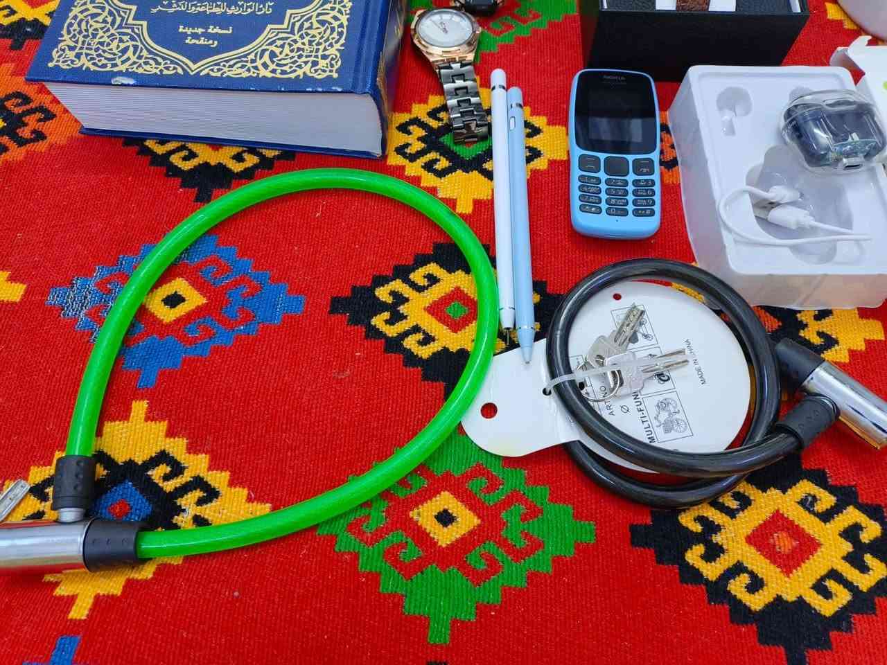 للبيع
الساعات وحده ماركه لوجنتس سويسري غير مستخدمه 
واثنين انضاف 
سماعات بلوتوث شحن غير مستخدمه
اقلام ايباد الاصليات 
قفل بايسكل عدد 2 
كتاب مفاتيح الجنان غير مفتوح
تليفون الف وميه 
جهاز شمع نضيف
معصرة برتقال باله نضيفه جداً
اريدهن كلهن ب40 الف 
وابيع كل حاجه وحد 
عنواني جسر ديالى القديم العريفيه 
الرقم ***********
