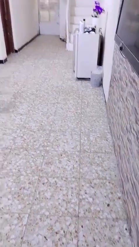 🏡 للبيع بيت مميز في بغداد – حي الرئاسة / العبيدي قرب سوق الرئاسة
فرصة ممتازة للسكن العائلي بموقع حيوي وخدمي قريب من جميع الاحتياجات اليومية 🌟

📍 الموقع: حي الرئاسة – العبيدي
📍 قريب جداً من سوق الرئاسة
📍 قريب من المستوصف والخدمات الصحية
📐 المساحة: 220 متر
🏠 البناء: نثر طابقين
📄 الطابو: صرف ✔️

🔹 تفاصيل البيت: ✅ استقبال واسع وأنيق
✅ مطبخ بمساحة ممتازة 🍽️
✅ صالة عائلية في الطابق الأرضي
✅ صالة إضافية في الطابق الثاني
✅ 4 غرف نوم كبيرة بمساحات ممتازة
✅ 3 صحيات
✅ 4 حمامات
✅ كراج داخل البيت 🚗
✅ حديقة جميلة ضمن الكراج 🌴
✅ توصيل ممتاز للماء والكهرباء ⚡💧
✅ نظام يمنع دخول مياه المجاري
✅ توزيع مرتب وعملي للغرف
✅ غرف واسعة وإضاءة طبيعية جميلة
✅ مناسب للعوائل الكبيرة
✅ منطقة هادئة وآمنة
✅ قريب من الأسواق والمدارس والخدمات
✅ سهولة الوصول للشارع الرئيسي والمواصلات
✅ البناء مرتب وجاهز للسكن

✨ بيت متكامل يجمع بين الموقع الممتاز والمساحة الواسعة والطابو الصرف، مع تصميم مريح وخدمات ممتازة يوفران الراحة والخصوصية للعائلة.

📞 للاستفسار والسعر والمشاهدة:
+964 772 289 6999


**إذا كنت صاحب هذا الإعلان وتريد حذفه لأي سبب، رجاءا أرسل رسالة إلى الدعم الفني**