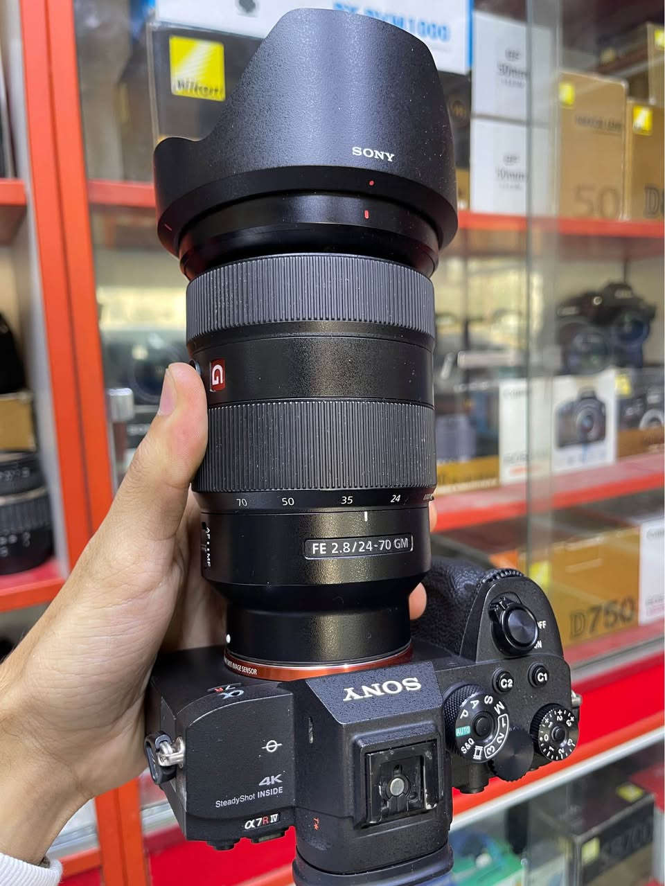 Sony  Riv + 24.70 GM
شاحنه و بطارية و حزام و جنطة ظهر
شتر 
سعرها كامل 3.400.000
***********
بدون خلل او صيانة ضمان فحص يومين 
مركز شدن بغداد
باب الشرقي بغداد, العراق
