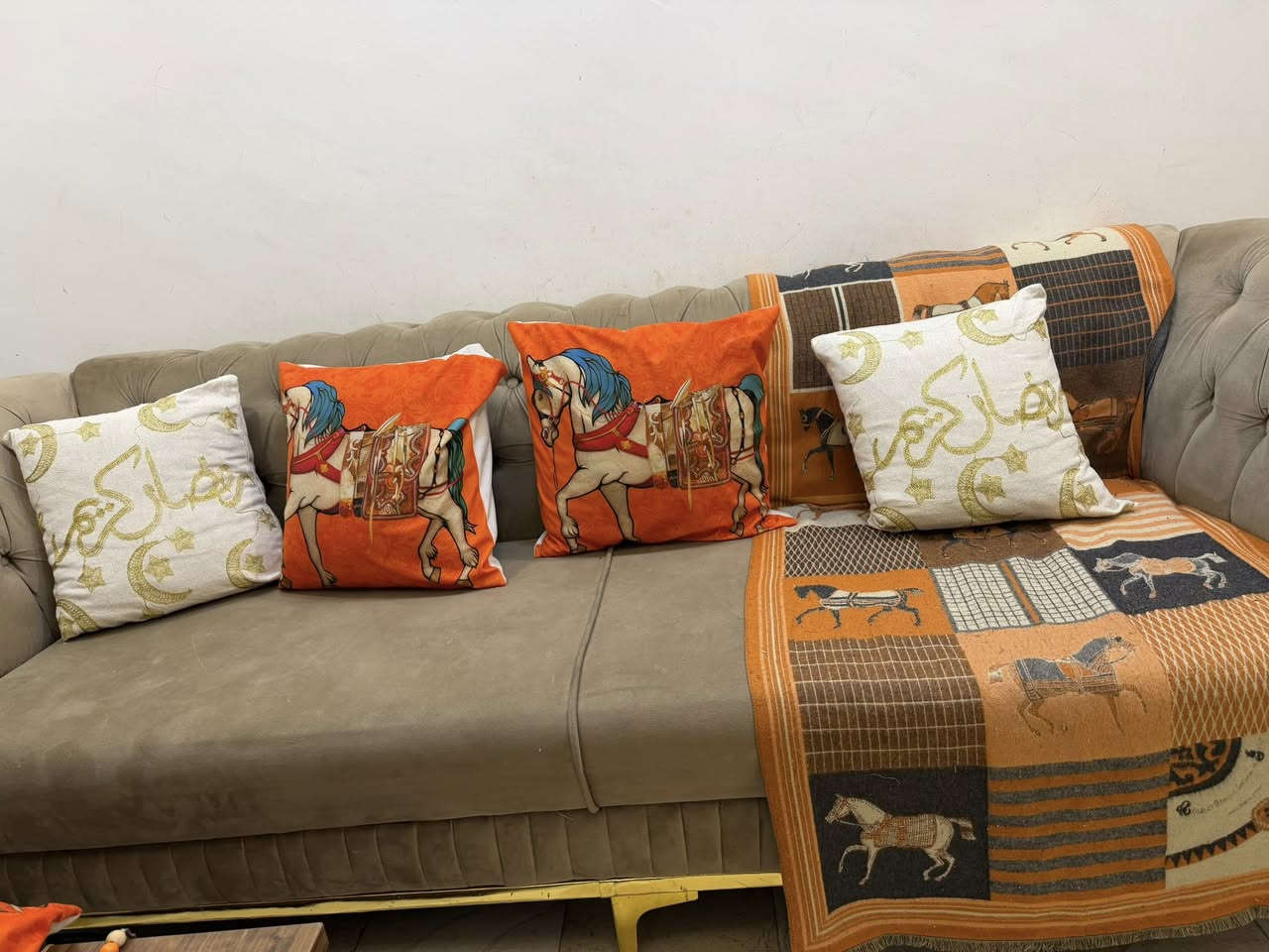 تخم قنفات للبيع اللون بيجي ٧ مقاعد كوشات بيجي مع التخم تجي 

قنفه نفرين 
فنفه ثلاث نفرات 
قنفتين نفر 
العنوان بغداد المنصور
السعر ٤٥٠،٠٠٠


**إذا كنت صاحب هذا الإعلان وتريد حذفه لأي سبب، رجاءا أرسل رسالة إلى الدعم الفني**