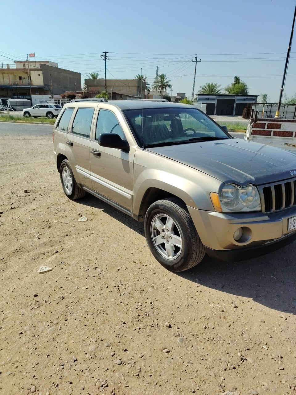 السلام عليكم جيب لاريدو مديل 2005
للبيع فقط محرك مكفول كير مكفول صدر جديد تخم تاير جديد باتري جديد تبريد ثلج  تفئه شغال ضرر فقط طخه صغيره بل جمرل الخلفي عكس السأق ***********
