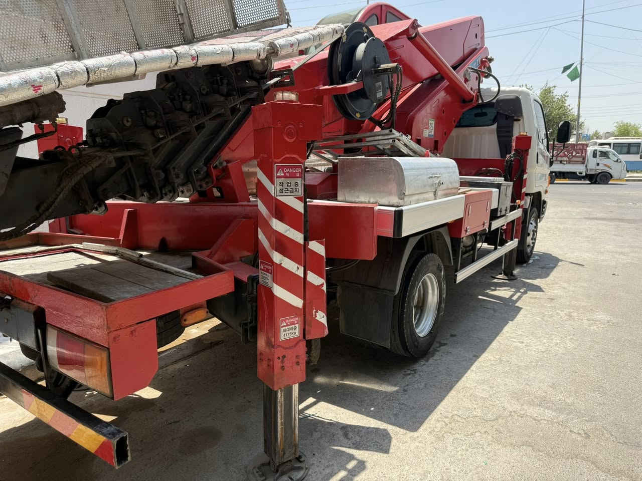 السلام عليكم
سعر مناسب 
للبيع كرين باسكت هونداي 2015 دخول جديد
ارتفاع 30 متر
فول سيفتي
تحكم ريموت
رقم بغداد 
المكان بغداد
***********
