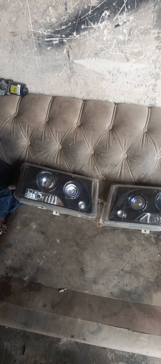 غراض سياره مرسيدس190 للبيع ***********
