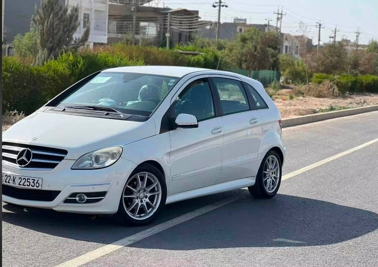 للبيع مرسيدس B160 موديل 2011
لون ابيض 4 سلندر  1.5
السياره كلين كفاله عامه والسونر موضح بلصور 
فول مواصفات عدا الفتحه كشنات جلد تدفئه 
جامات كهربائي سياره كلش حلوه واقتصاديه ومناسبه 
مكان السياره بغداد البياع  باسمي تحويل ثاني يوم 
تايرات جديده سياره نضيفة جداً 
السعر 100$ 
للتواصل واتس او خاص 
***********
***********
