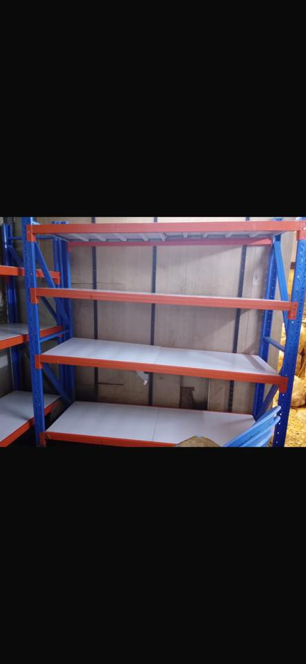 رف مخزني  مترتين العرض60cm استخدام اقل الشهر يتحمل من500الى600كيلوالسعر 110 الف للتواصل ***********
