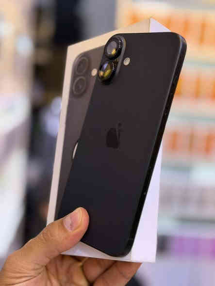 ايفون 16 بلاس شرق اوسط ضمان وكاله ماستر 
ذاكره 256 بطاريه 100 نضافه حاله حال جديد 
كئنما هسه فاتحه داخل ضمان وكاله
مع ضمان من مركز سبوع وين ميعجبك افحص 
ملحقات كامله السعر مليون و150 الف 
العنوان بغداد البياع شارع عشرين 
هاتف ***********📞📞
هاتف ***********📞📞
