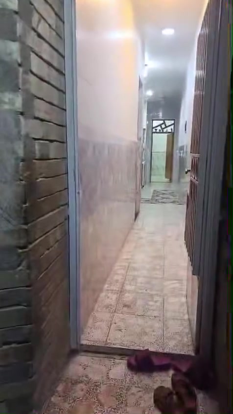 ((((((((بيت للبيع)))))))) رئاسه     العبيدي    قريب على شارع  عشرين  / طابقين /  لمساحه ١٠٠ متر   /  طابو صرف  /استقبال     /    ٣   غرف   نوم    /    صاله   كبيره عدد 2   /                       ٣  حمامات  /  خدمات  /  هاتف ***********
