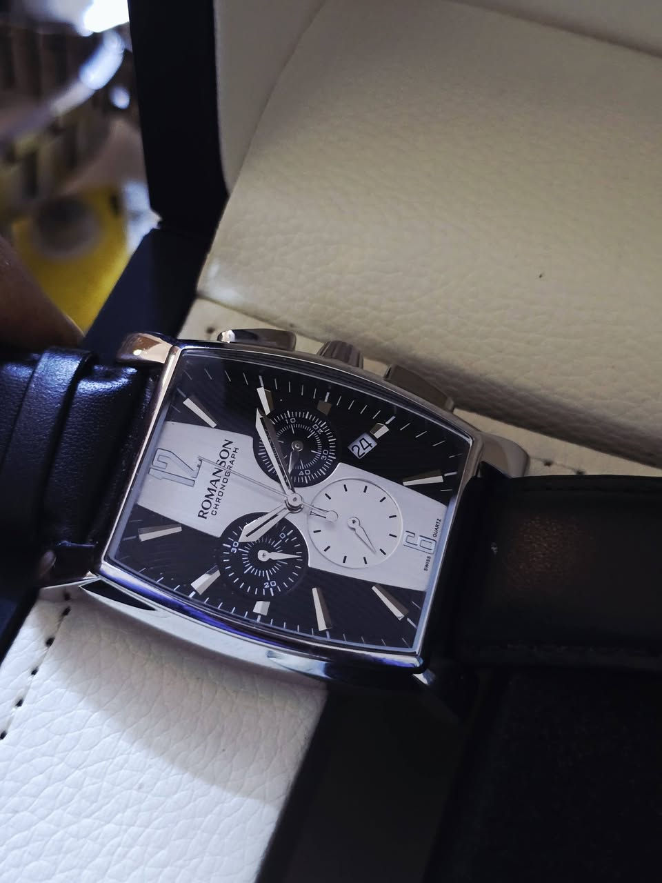 رومانسون 
سويسري اصلي بطارية 
كونوكراف ستوب وتش سناتر شغاله 
سير جلد مستبدل 
نظيفه جدا 
أبعاد ٤٠* ٥٠  بدون المداوس 

١٤٥ دولار 
المكان اربيل 
يوجد توصيل 
@الجميع 
Samer Akeel AlJboory 
https://www.tiktok.com/@samerakeelwatch?_r=1&_t=ZS-92XzzfzgLln


**إذا كنت صاحب هذا الإعلان وتريد حذفه لأي سبب، رجاءا أرسل رسالة إلى الدعم الفني**