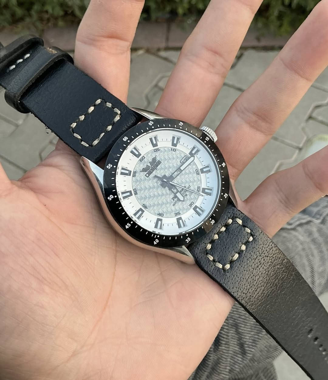 السلام عليكم ساعة سلاسنجر بريطاني اصلي
نافذة للتاريخ
طوق دوار سيراميك
عقارب وارقام فسفور
قطر 43 
سير جلد طبيعي شغل يدوي
ستانلس ستيل
95 الف


**إذا كنت صاحب هذا الإعلان وتريد حذفه لأي سبب، رجاءا أرسل رسالة إلى الدعم الفني**