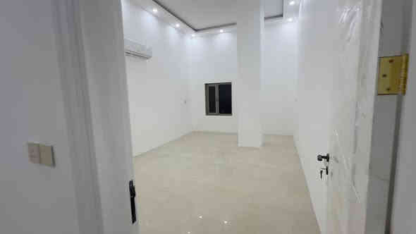 شقق مكتبية vip للايجار البراضعية 
شارع سيد امين ضمن بناية حديثة تشطيب 2025 
تصلح عيادات او مكاتب 
  ❇️  تلائم اصحاب الشركات والمكاتب الرسمية فقط
▪️ المساحة:  100 متر
▪️ البناء: 2025 
▪️ متوفرة عدة طوابق
▪️مجهزة بمصعد 
▪️مجهزة منظومة تبريد مركزي 
▪️كهرباء 24 ساعة
▪️موقف سيارة
▪️حارس
▪️خدمة تنضيف

 
 
 التفاصيل :
▪️غرف عدد 2
▪️صالة 
▪️مطبخ  
▪️صحيات

ـــــــــــــــــــــــــــــــــــــــــــــــــــــــ
  

للاستفسار الاتصال على الأرقام 🔻

***********📞
***********📞
  ***********📞

او زيارتنا للمزيد من العروض
 عنوان_المكتب
 البصرة - البراضعية - شارع سيد امين (قرب مركز الفيزا التركية) 
المــكــتــب مــجــاز قــانـونــيــاً
خدماتنا:- مقاولات عامة -تصميم خرائط-تصاميم داخلية-ديكورات داخلية-ترميم منازل
#نستقبل_عروضكم_وطلباتكم_التجارية_والسكنية 
العمران للاستثمار والتطوير العقاري
