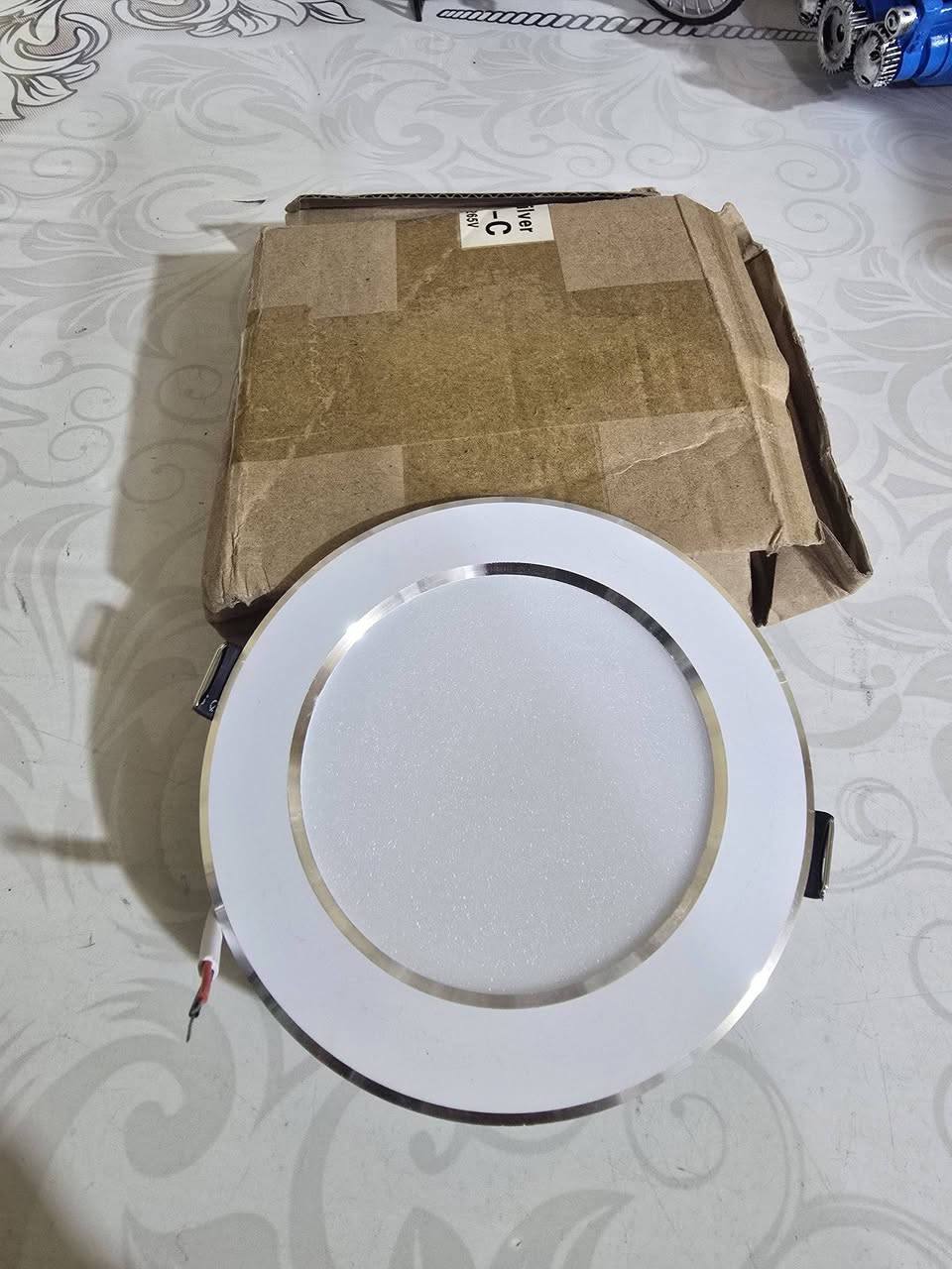 سلام عليكم ورحمة الله وبركاتة 
من رخصة الادمن متوفر مجموعه شغلات اناره مع قطعة مروحة سقفية شكل ثريه مع انارة مدمجة 
باسعار تصفية يوجد توصيل ٥ الف


**إذا كنت صاحب هذا الإعلان وتريد حذفه لأي سبب، رجاءا أرسل رسالة إلى الدعم الفني**