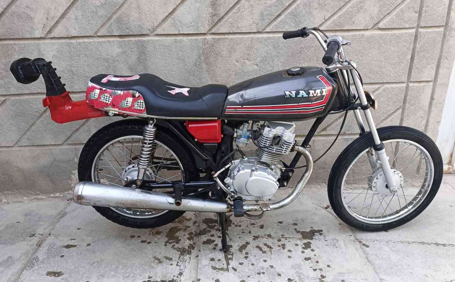 السلام عليكم دراجه للبيع تعمير 25 مكينه نامه اصلي كلك كلك  لدراجه سعرها 550مكاني ناصريه مركز ***********
