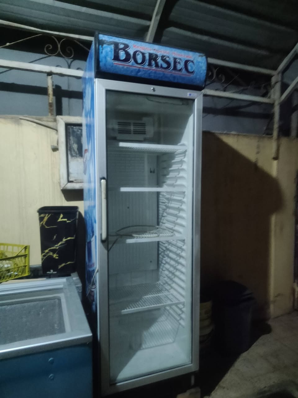 عارضة للبيع
تبريد ممتاز نظافة 90٪ السعر مناسب للتواصل عبر الخاص او الرقم ***********
