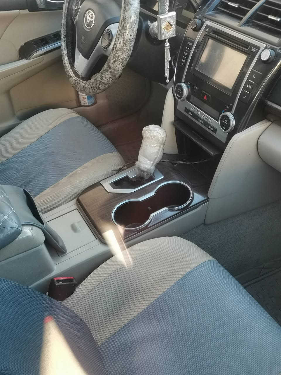 للبيع – كامري خليجي 2014
💰 السعر: 160  قابل للتفاوض
🔹 المواصفات:
لون: أبيض صدفي
بصمتين (تشغيل بصمة)
شاشة لمس
كاميرا خلفية
حساسات أمامية وخلفية
إشارات بالمرايا
ويل كب
4 دسك
محرك 2500 – أربع سلندر المرغوب 
داخلية صاج + كشنات جلد كهرباء
تخم تاير وكالة
أعلى مواصفات بالخليجي
🎧معلومات السيارة:
السيارة باسمي
رقمها: سليمانية
بيها صونار في بغداد (حيدر الوندلاوي)
وصونار أيضاً في السليمانية ماخذلها
السيارة جاهزة من كلشي
📍 العنوان:
قضاء بلد – حي الشهداء
📞 للاستفسار:
***********
