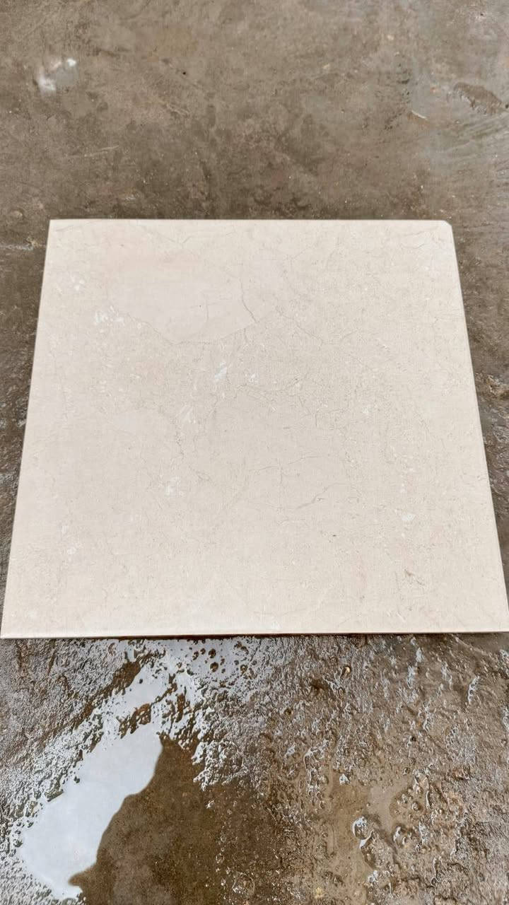 بورسلين ارضيه خارج 33×33 / 5 أمتار 41 قطعه مع الكصات ***********
