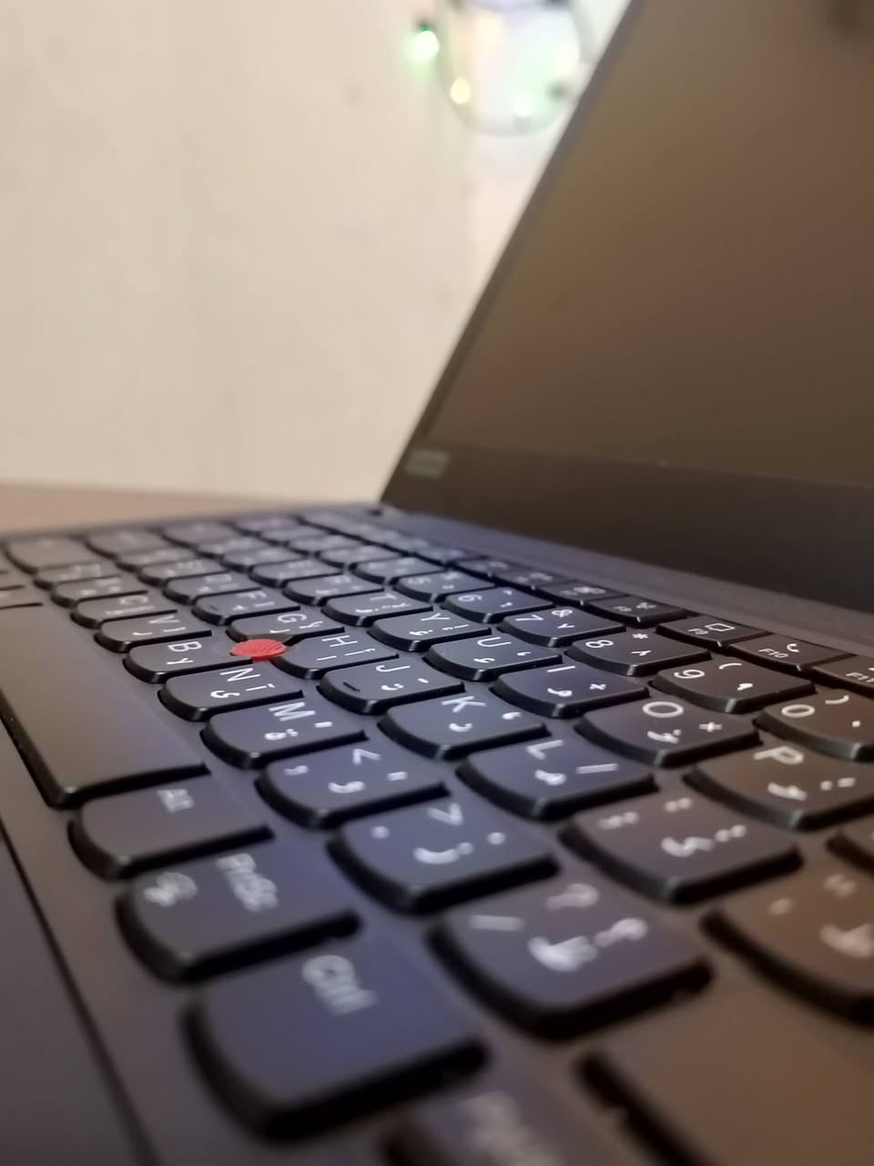 السلام عليكم لابتوب LENOVO جيل عاشر و رام 16 للبيع .
اللابتوب جدا نضيف وادائة قوي ومواصفاته جدا عالية يفيد الي عنده دراسة او العاب او تصميم او غيرها من الاستعمالات.
المواصفات :
المعالج intel cori 5
الجيل : العاشر
كرت الشاشة : intel UHD GRAPHICS 8GB
الرام :  16GB DDR4 
الذاكرة ( الهارد ) : SSD 256 GB M.2
الشاشة : حجم 14.3 دقتها و الالوان جدا واضحه وتشغل 4K وتكون ضد التوهج ips فدشي كلش راقي.

المميزات:
رام 16 مو 8 فدشي كلش مرتب
غالق كاميرا
اللابتوب جيل حديث ومناسب لاغلب الاستعمالات 
منصب عليه وندوز 11 برو مفعل مدى الحياة.
منصب عليه اوفس مفعل مدى الحياة .
كيبورد ميكانيكي عربي انكليزي ليزري.
كامرة امامية جدا واضحه .
سماعات ستيريو بجانب الى الكيبورد.
بطارية اللابتوب ليثيوم تطول وياك بالاستعمال المكثف اقل شي 4 ساعات
المنافذ :
منفذ التايب سي للشحن
منفذ التايب سي للبيانات
منفذ HDMI
منافذ USB ومنفذ Aux
وغيرهن بعد .

الملحقات :
ملحقاتها كله كاملة وجديدة غير مستخدمة لان ماصارلي فترة بسيطة جدا من اخذته..
شاحنة اللابتوب اصلية مختومة من شركة اللابتوب. 
جنطة اللابتوب ماركة اصلية وبعدهي جديدة مامستعمله ابدا.

اللابتوب كلش نضيف ومواصفاته قوية ومحترمه وتصميمه سوبر سلم ومرتب .
ومابي أي نقص كيبورد سماعات انترنت شاشة كامرة كله شغال وممتاز ومابي اي نقص من اي ناحية.

السعر : 325 الف وبي مجال قليل .
مكاني النجف 
واليريده توصيل هم موجود ان شاء الله

***********

(لابتوب لينوفو جيل حديث حسابة لابتوبات للبيع النجف بغداد الموصل البصرة)
