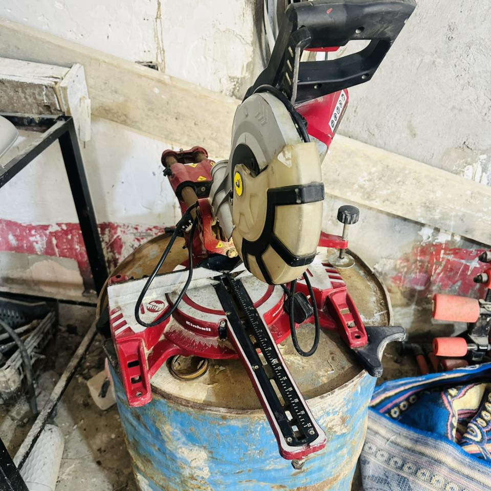 كتر باله مستعمل نضيف كلش مال المنيوم كافه لاستعملات موجودبالشاميه رقم التلفون ***********اومراسله عل الخاص سعره ١٢٥
