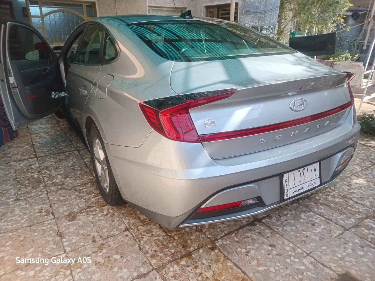 السلام عليكم
سوناتا 21معوقين 
أقل من سنتين تصبح حره 
قطعتين صبغ 
وارد امريكي 
تحكم ستيرن 
شاشه كبيره 
كامره خلفيه 
مثبت مسار 
4 انظمه قياده
سايد بريك كهربائي 
محرك GDi
محرك كير مكفول 
رقم كربلاء 
ماشيه 71الف
رقم الهاتف ***********
