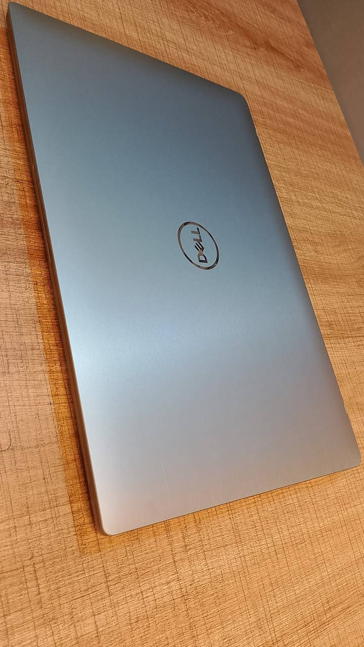 🔥​السعر الأقوى والأنسب لزبائننا.. 
💻 (Dell Latitude 7400 (Touch Screen

​المعالج: Intel Core i7 (الجيل الثامن) - وحش المهام المتعددة والسرعة الفائقة.

​الشاشة: 14 بوصة Touch Screen (لمس) بدقة Full HD - ألوان خيالية وحواف "InfinityEdge" نحيفة جداً تمنحك تجربة مشاهدة غامرة.

​الهيكل الفاخر:ألمنيوم بالكامل (Metal Edition) - ملمس بارد، فخامة عالية، ومقاومة للصدمات.

​الذاكرة: 8GB RAM تضمن لك سلاسة تامة في التنقل بين البرامج .

​⌨️ لوحة مفاتيح مضيئة (Backlight): للعمل والدارسة بوضوح حتى في الإضاءة الخافتة.

​البطارية: تدعم الشحن السريع لتنجز مهامك دون قلق.

​ اتصال شامل: مزود بكل المنافذ التي تحتاجها (HDMI, USB 3.1) ومنفذ Type-C Thunderbolt فائق السرعة.

​الحالة: نظافة ممتازة  كما هو موضح بالصور.

💰​السعر:295ألف دينار فقط!💵
​يوجد خدمة توصيل🚚

🟢للحجز والاستفسار راسلنا على واتساب:
https://wa.me/9647747710677

🔴تنبيه لزبائننا الكرام التعامل بالنقد فقط، البيع بالأقساط غير متوفر.


**إذا كنت صاحب هذا الإعلان وتريد حذفه لأي سبب، رجاءا أرسل رسالة إلى الدعم الفني**