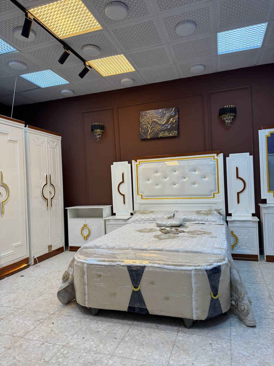 السعر // مليون.100 فقط 😍

🔅تفاصيل الغرفة المرمري  ....

 خارج ٤ملم ام دي اف 🔺
وداخل صاج ٣ملم 
صبغ حراري  درجة اولى 

عدد القطع  ٧ قطع 😍
🔺1 //جرباية  قياس  ١٦٠ × ٢٠٠ 
🔺//ميز جانبي ايسر قياس ٥٠
🔺2// وميز  جانبي  قياس ٥٠
🔺3// زاوية ارتفاع مترين عرض ٨٠
🔺4// وميز بلازمه  
🔺5//وميز مراية ارتفاع مترين عرض ١٢٠
🔺6// وكنتور ٦ باب  ارتفاع مترين و١٥ طول ٣ متر و١٥

القطعه الثامنة حسب الطلب شازلون
سعرها ٥٠ الف ❤️

(توصيل مجاني مركز بغداد )
التوصيل يشمل الشد مجاني 🔥
(اطراف ٥٠)
باقي المحافضات حسب البعد
شازلون سعرها ٥٠ الف
شازلون مخزن ٧٥ الف


**إذا كنت صاحب هذا الإعلان وتريد حذفه لأي سبب، رجاءا أرسل رسالة إلى الدعم الفني**