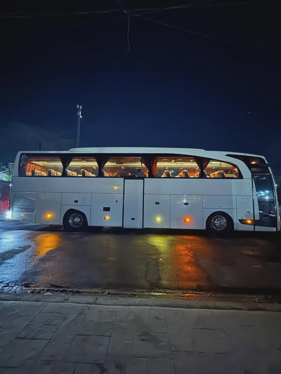 سلام عليكم باص ترافيكو لبيع ٢٠٠٨ مداور لاتصال ***********
