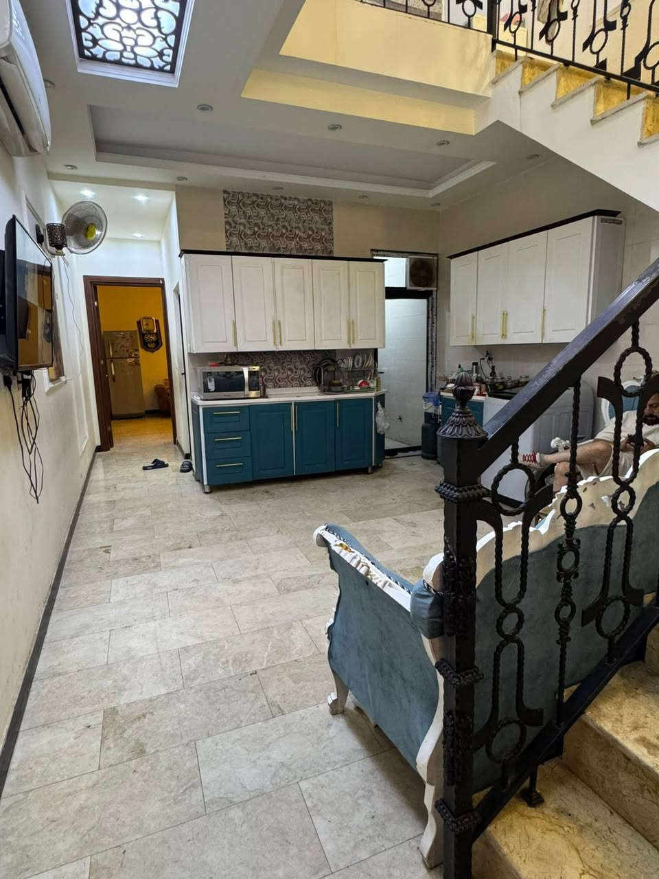 دار حديث للبيع في منطقة زيونة محلة 716
المساحة 96 متر
واجهة4.80 متر
طابقين 3 غرف نوم استقبال مطبخ حديث درجة اولى
شارع ورصيف عريض موقع سكني ممتاز
 للاستفسار *********** محمد الشمري
