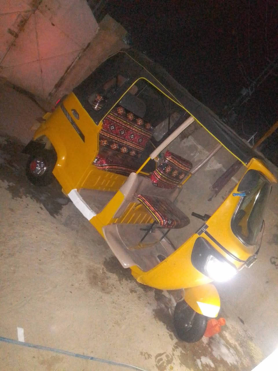 سلام عليكم تكتك البيع موديل 18 وراق معمره دواس كهربايات كله شغاله سعر250 4 وبيه مجال  ‏‪0787 336 9915‬‏ مكان بابل حصوه
