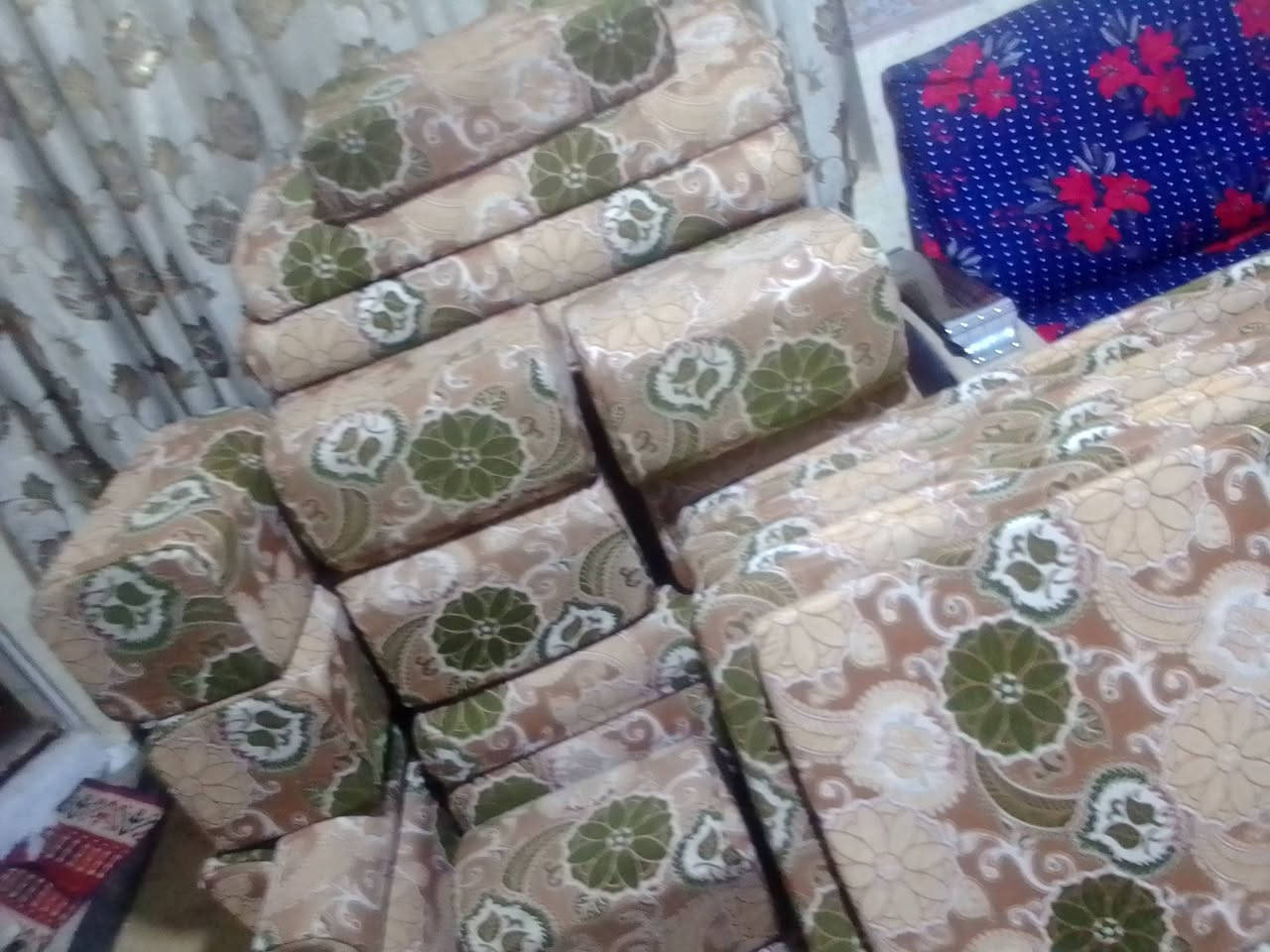 جلسه للبيع سفنج ثقيل حبيبات ١٤  متر السعر ١٥٠  الف مكانه كوفه  ***********
