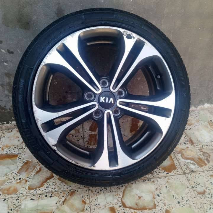 تخم ويل 4 كيا سيراتو حجم 17
السعر. 250 وبية مجال 
للتواصل ***********
