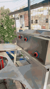 شوايه بركر للبيع بسعر مناسب وياه هديه جلكان صاص +غراضه نواعم مكان بغدا...