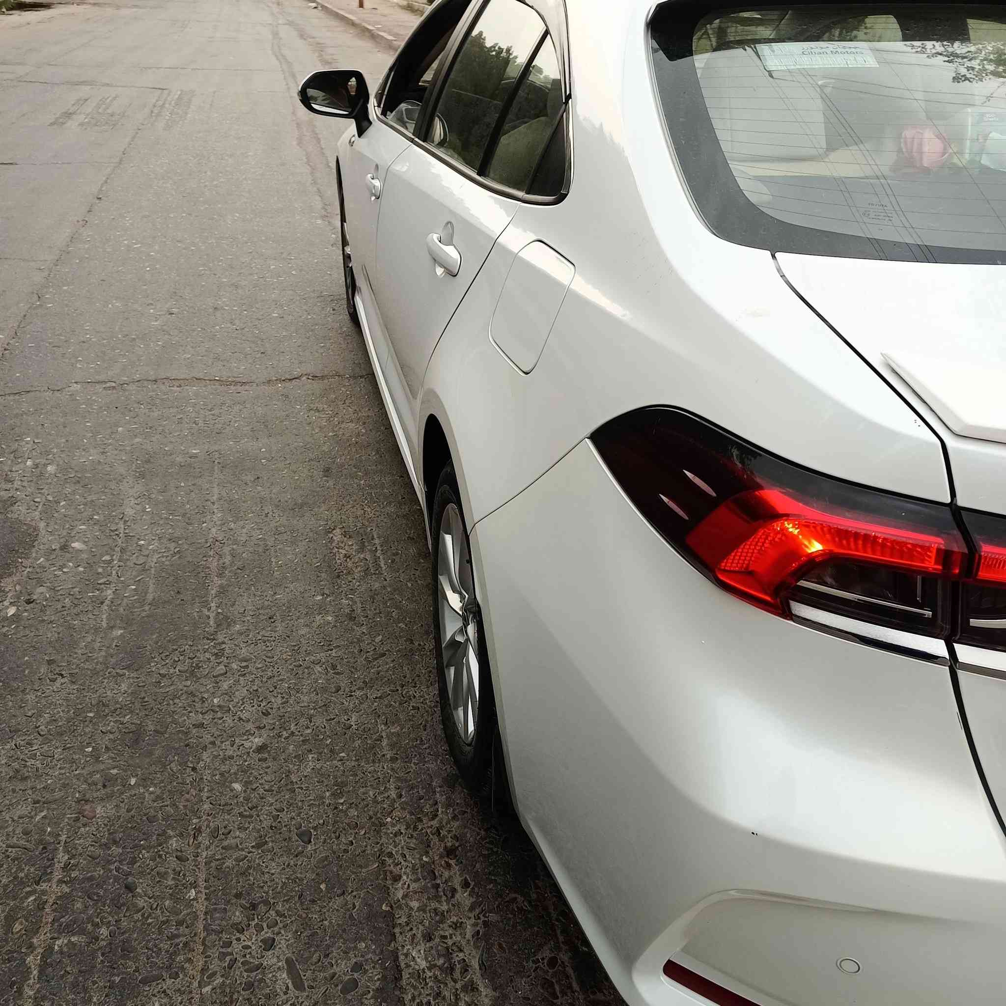 السلام عليكم كورولا للبيع بغداد الغزالية موديل 2024 بانزين ضمان شركة ساز بعده بل ضمان بسمي ***********
