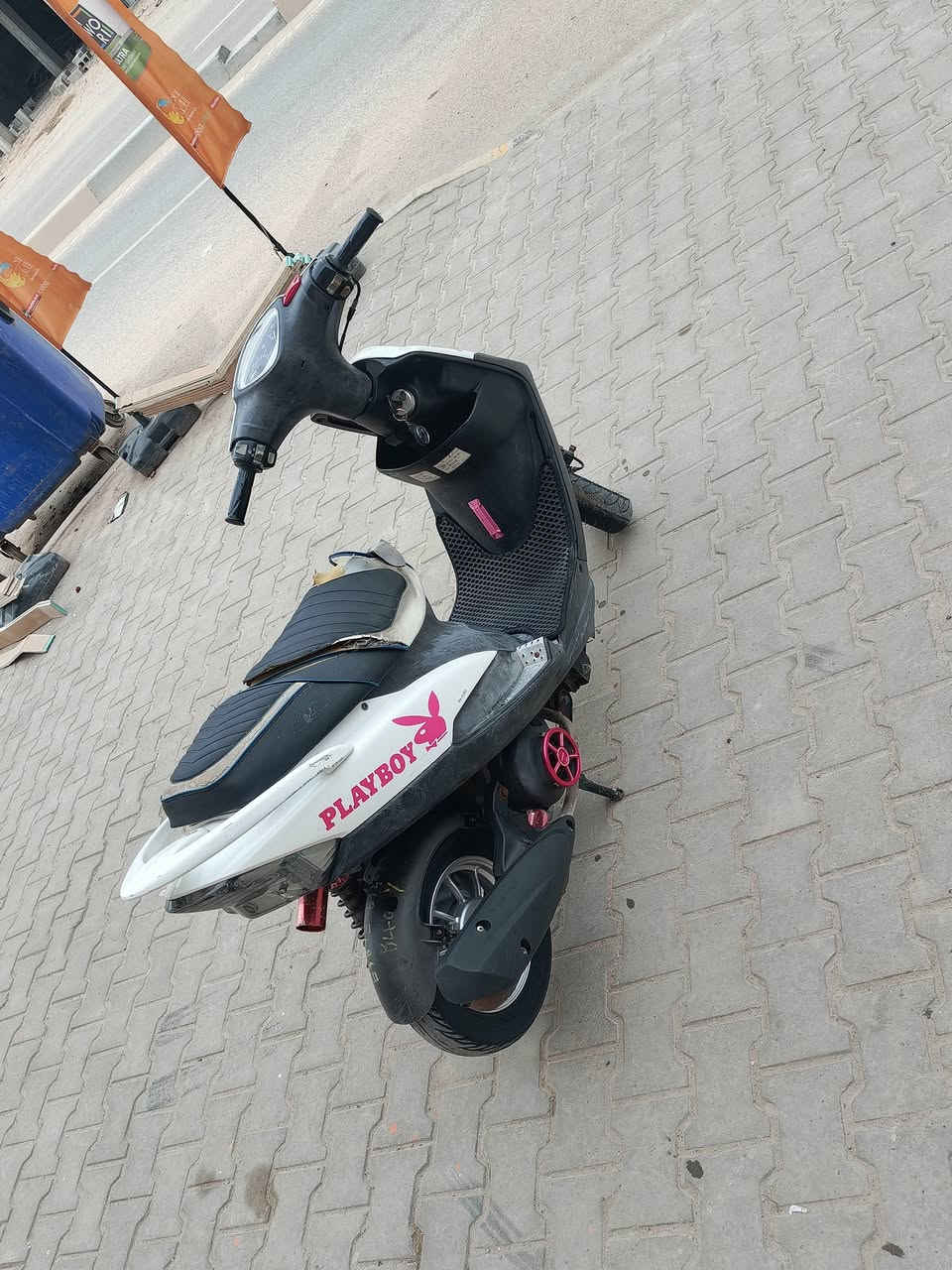 سلام عليكم شباب .
ماكس عدله للبيع كفاله عامه
 من كلشي الدراجه مختمه ختم واحد ويه المكينه من الطول للطول .
🟤 الدراجه بيه تزويد رياضي بلادي 🟤
 ويل كب مشيف اصلي RPM.
دبل خلفي كرزي K1.
أصابع رياضي نيكل.
كشن رياضي 4 ولفات اصلي.
سكنات 4 ولفات كرستال.
قطره دهن WF كرزي .
صرة اكسل كرزي K&S.
قبق فلاوين كرزيK&S.
قبق شاصي كرزي K&S.
منضومه نشره بلاديه ورديه جايه بيهه من الخارج .

الدراجه كامله مكمله اي نقص مابيه 
مكاني بصره ابو الخصيب حمدان. 
رقمي للأستفسار 
(***********)
