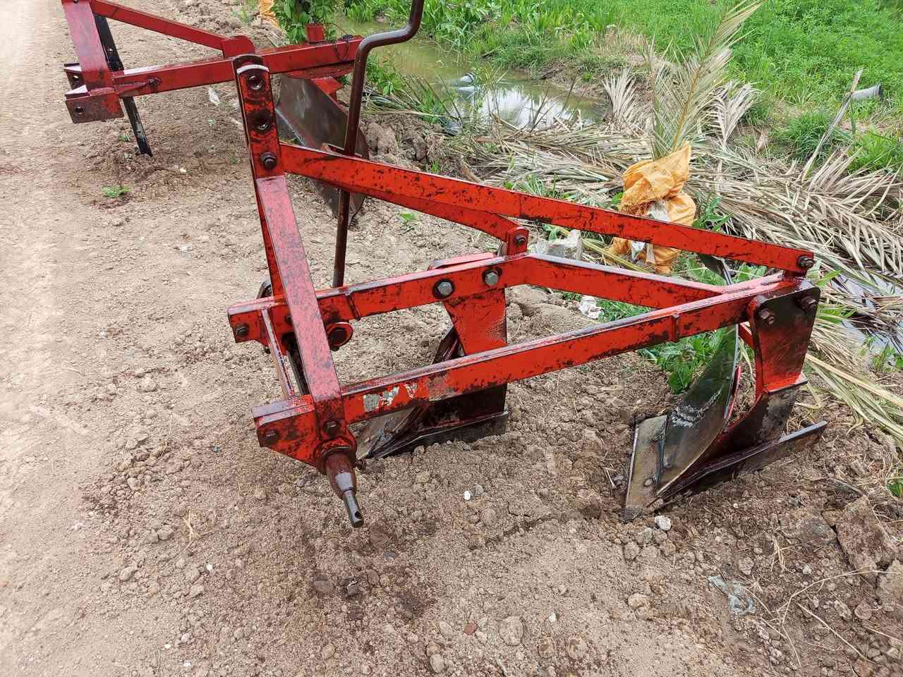 السلام عليكم للبيع معدات زراعيه فدان يمنر بلادي ياباني وفدان كابؤتا بلادي ياباني ومعدلان دور مكان بغداد الاتصال على الرقم ***********
