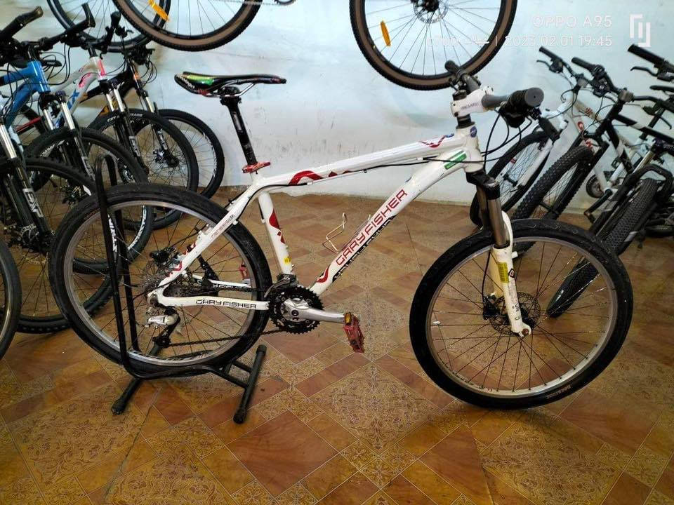 للبيع السعر 280 وبي مجال بسيط بايسكل نضيف جداً والمواصفات مثل ما موضحة بالصور ***********
