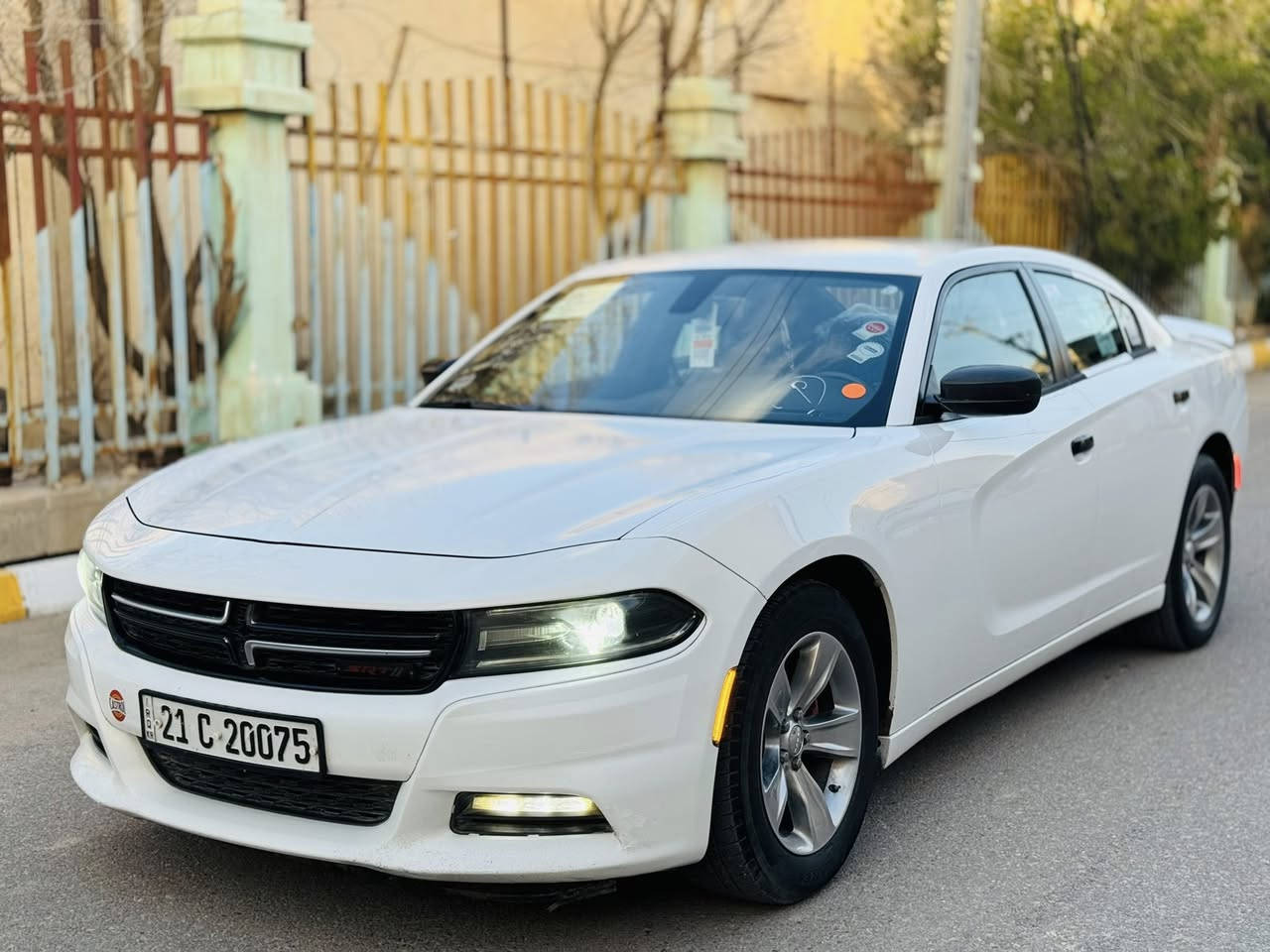 السلام عليكم
جارجر 2015 اصل وارد كندي رقم سليمانية مداور ثاني يوم راعية يمي كفاله عامة عدا كارت بسيط مقدمه بنيد جاهزه مكينة كير حداديه تبريد تخم تاير اكسن مامشتغله خط ماشية 200 شاشه جبيرة وكامرة احلا من صور بدون شخوط او بارد
مكان السيارة:الناصرية :مركز
السعر 188وبيه مجال 
***********
