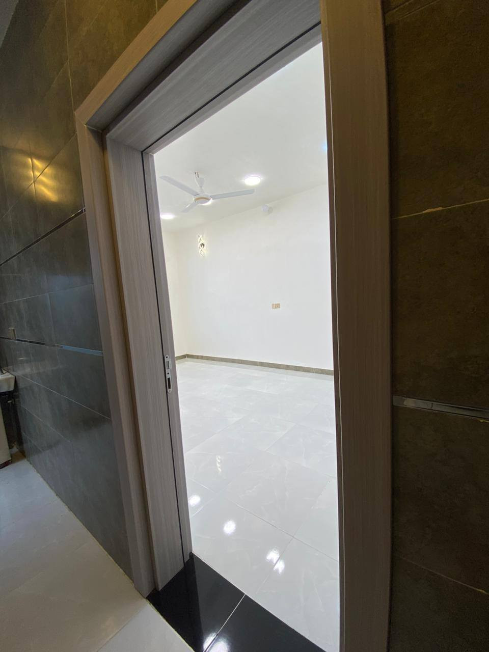 بيت للبيع 100م ركز هنا
بناء جناي  بناء جناي  المزرعة قديمة من 2019 داخلة بالقرار مو جديدة
جنس العقار عقد زراعي تحويل بالمحكمة المكان (النجف نهاية شارع الصب  قرب مجسر الشهداء بجهة ياحسين  
مساحة البيت شبه مربع 8x12 
بناء طابوك بالكامل 9 انجات  صب فوك وجوة s350
يحتوي على غرفة نوم 4x5
استقبال 6x4+ كلدور وحمام
صالة 4x6
ومطبخ 
وصحيات 2 خارجية وداخليه
تأسيس ماء وكهرباء درجة اوله 
حدادية تسگام  من اجود انواع الحديد
ابواب الداخلية خشب تركي وليس فوم مال اربيل
وبعد هواي مواصفات ممذكورة 
السعر 40وبي مجال
للاستفسار ***********
