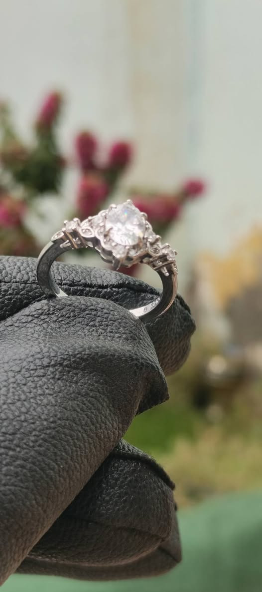 قطع موزنايت وسوارفسكي كل قطعه وسعرها كل قطعه وياها كارت باركود


**إذا كنت صاحب هذا الإعلان وتريد حذفه لأي سبب، رجاءا أرسل رسالة إلى الدعم الفني**