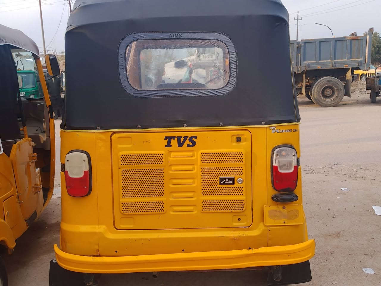 تكتك تي فيس موديل 22رقم ذي قار 

مكاني قلعه سكر شراي يتصل وخادم 

سعر 7وبيهه مجال
***********
