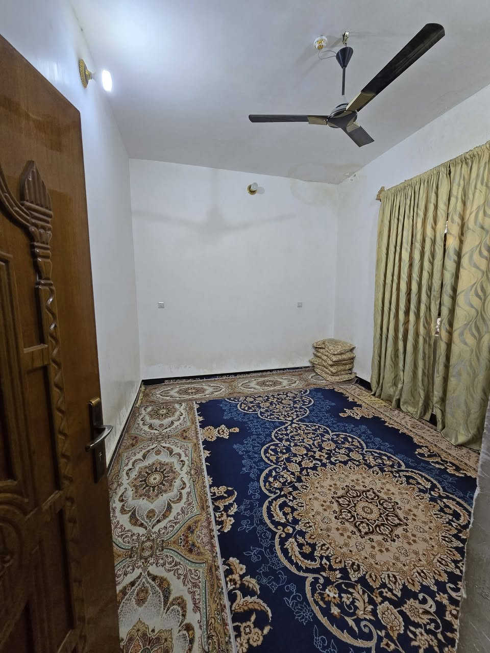 م
١٠٠م  م رهن ب ١٢، مليون سنه قابل  التجديد. يحتوي على غرفة نوم، مطبخ صحيات استقبال. نجف كوفه براكيه ***********مكتب
