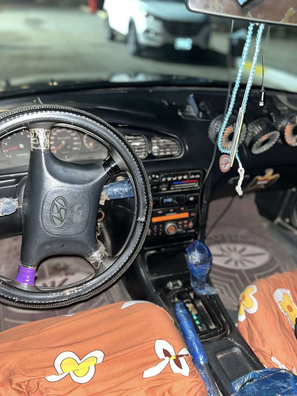 سوناتا تو 95  رقم انبار هزه جديده  محرك 2000
شرط التحويل ثاني يوم
(( كير اوتوماتك ))
مكفوله من ضربه ولكص 
كهربائيات شغاله
تبريد  تدفئه تايرات قبل 4 اشهر شادهن
كير مكينه خير من الله
مكان السيارة / الرمادي القرية العصرية
السعر 42 وبيها مجال للشراي
***********
