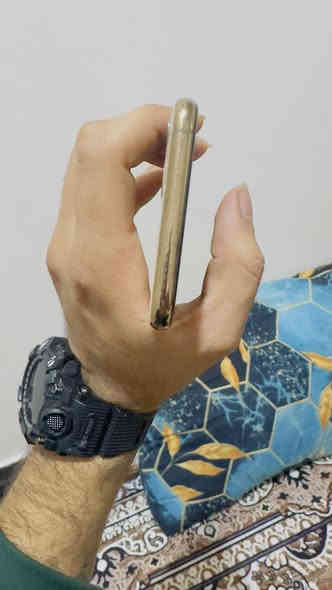 السلام عليكم ورحمة الله وبركاته للبيع ايفون 11 برو ماكس ذاكرة 256 بطاريه 80 الموبايل ما مفتوح ابد كلشي ما مبدل بي وكله شغال وعله وضع الشركه ويا كارتون وملحقات كامله بس الضهر مكسور والشاشه من جوه مفطوره بس ما ماثره ابد السعر 300 وبي مجال بسيط رقمي***********
