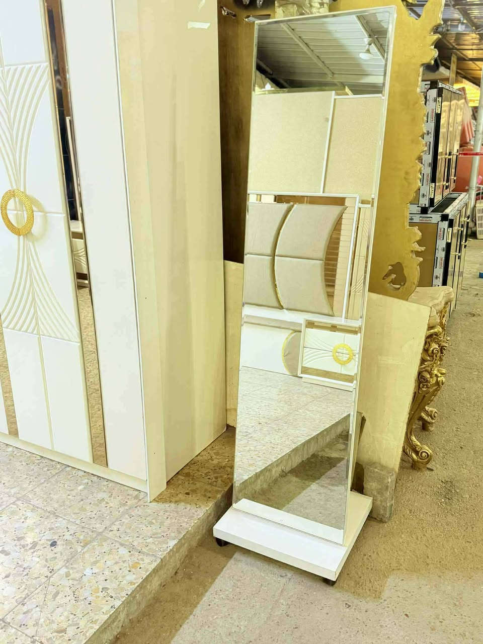 ✨ غرفة تركيه🇹🇷  اصليه صبغ حراري 9 قطع 
 نظام  أبواب دزاين مختلف 
سرير مخزن عملي
جام برونزي اناره شغاله 💥
 ضهر بلوك
 قماش وتر بروف أصلي
✨ نظافة 95/💯
السعر  / مليون و300 السعر ثابت
شد ونقل مجاني داخل بغداد
 توصيل للمحافظات بأسعار رمزية


**إذا كنت صاحب هذا الإعلان وتريد حذفه لأي سبب، رجاءا أرسل رسالة إلى الدعم الفني**