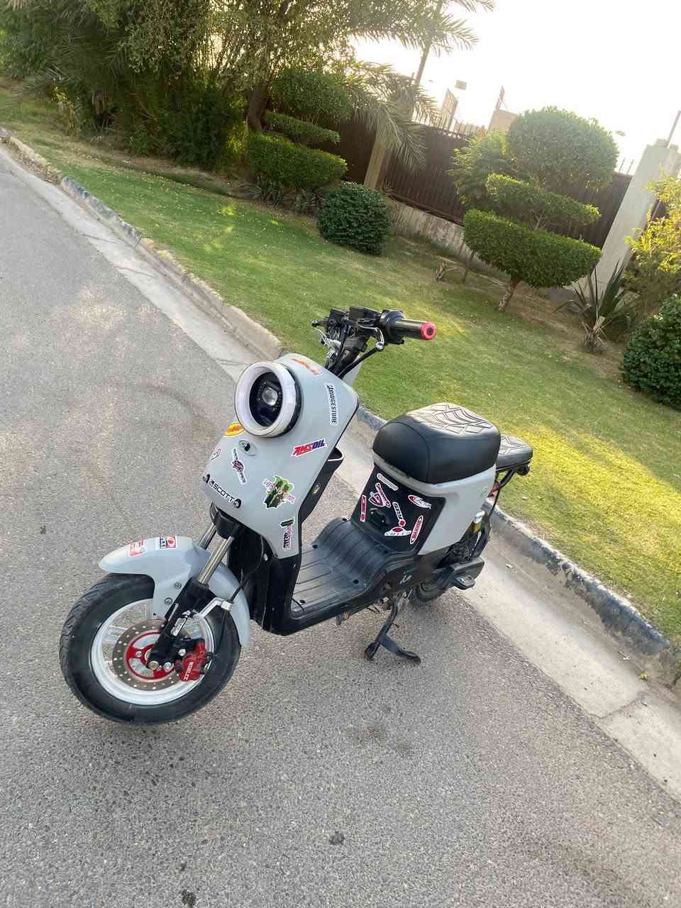 السلام عليكم دراجه R9  نضيفه سرعه 109 4سرع ملف نضيف مزود بطاريات جديدات لد  لايت عالي ناصي هورن اشاره الدراجه نضيفه وحلوه واحله من الصور 
الدراجه نقصها بس شاشه وانزلك من السعر السعر375 رقمي بي واتساب 7735801205 المكان حي الخضراء


**إذا كنت صاحب هذا الإعلان وتريد حذفه لأي سبب، رجاءا أرسل رسالة إلى الدعم الفني**