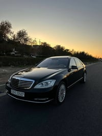 مارسدس موديل2013للبيع المواصفات:S500شاشات3ثلاجه خلفيه 5بصمات كامرات ام...