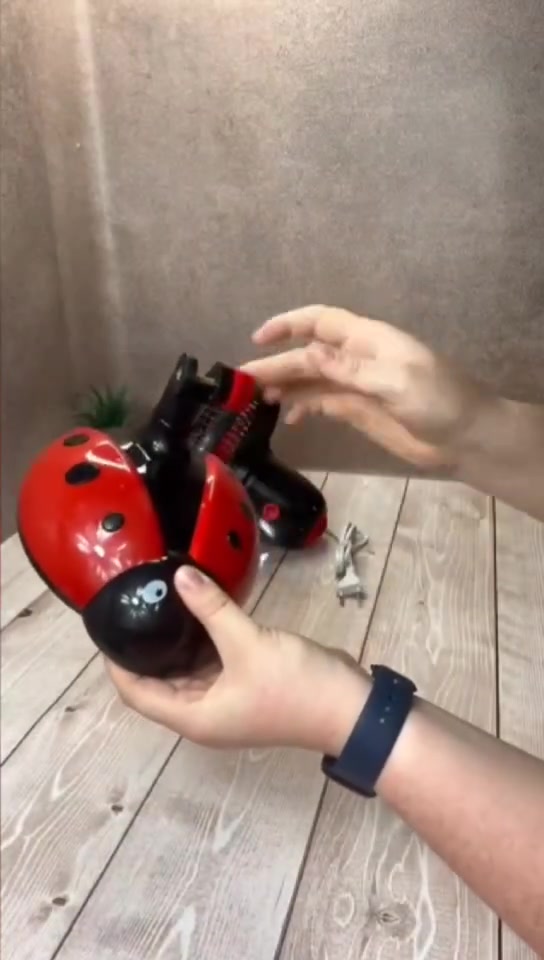 مروحة كرتونية موديل الدعسوقة 🐞❤️
مروحة مكتبية وجدارية 2 بـ 1 ✅
مقاس المروحة 8 انش - 20 سم 🎗
الاستطاعة 20 واط 💪
3 شفرات بلاستيك تعطي هواء قوي 🌪
مع إمكانية التحكم بسرعتين ✌️
قابلة للتعديل { أعلى - أسفل } ↕️
دوران تلقائي { يمين - يسار } ↔️
تعمل على الكهرباء مباشرة 🔌
توصيل ضمن الشام وشحن للمحافظات 🚌


**إذا كنت صاحب هذا الإعلان وتريد حذفه لأي سبب، رجاءا أرسل رسالة إلى الدعم الفني**
