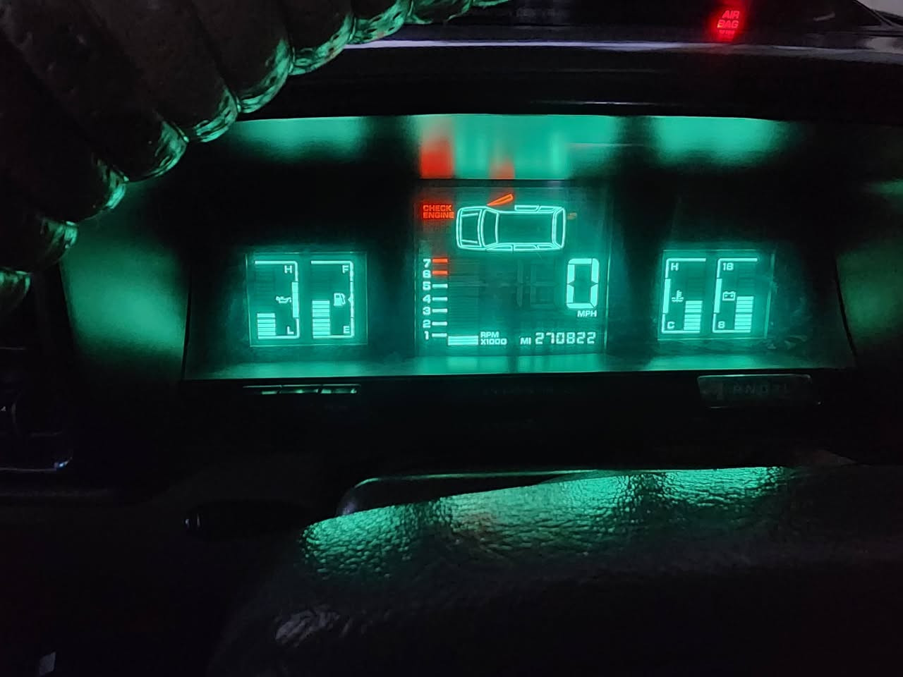 دوج كلايزلر كرفان بليموث موديل 1994سيارة جديدة ونضيفه مثل ماموضح بلصورة مكاني واسط تحويل باسمي عارضها 70 وبيها مجال ***********
