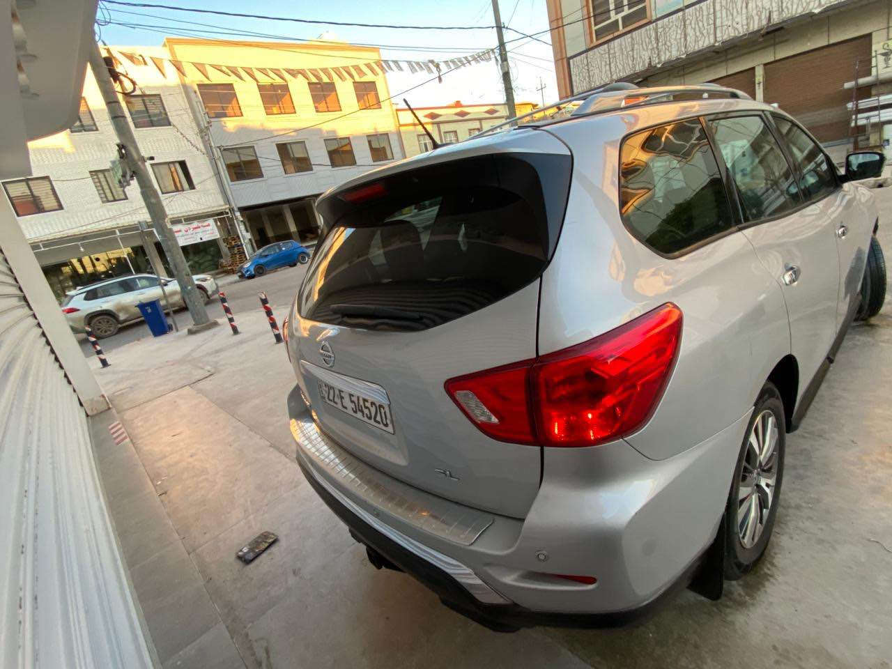 نیسان پاسفاندەر ٢٠١٧
٣ ریز کوشن کامیرە ٣٦٠ دەرەجە
کوشن جلد و کارەبایی و خزن و ئیتەر ..
سەیارە فووول بس پانۆراما نیە
دوو پارجە و هەندێک لە سەقفی سبوخی بەردایە و کارتە
کێر و مەکینە و تبرید بە شەرت
سعر ١٢٨ معاملەیەکی کەم..
هەزە و رەقەم و سەنوی هەمووی نوێ یە
بەناوی خۆمانە هیج کێشەیەکی نیە…
ژمارەی مۆبایل *********** أربيل, العراق
