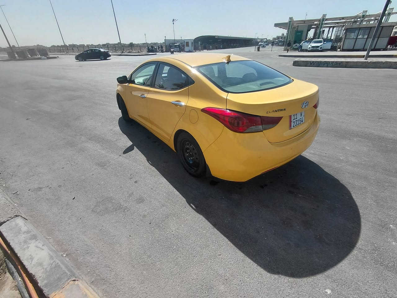 سلام عليكم عندي الانتره موديل 2013امريكي حادثها قبق الصندوق فقط بدون كلشي سياره جديده سونار وياها ماشيه 175الف مكينه 1800دوش تخم تاير كير مكينه كله مكفول مكان السياره بغداد السعر  96وبيها مجال ***********
