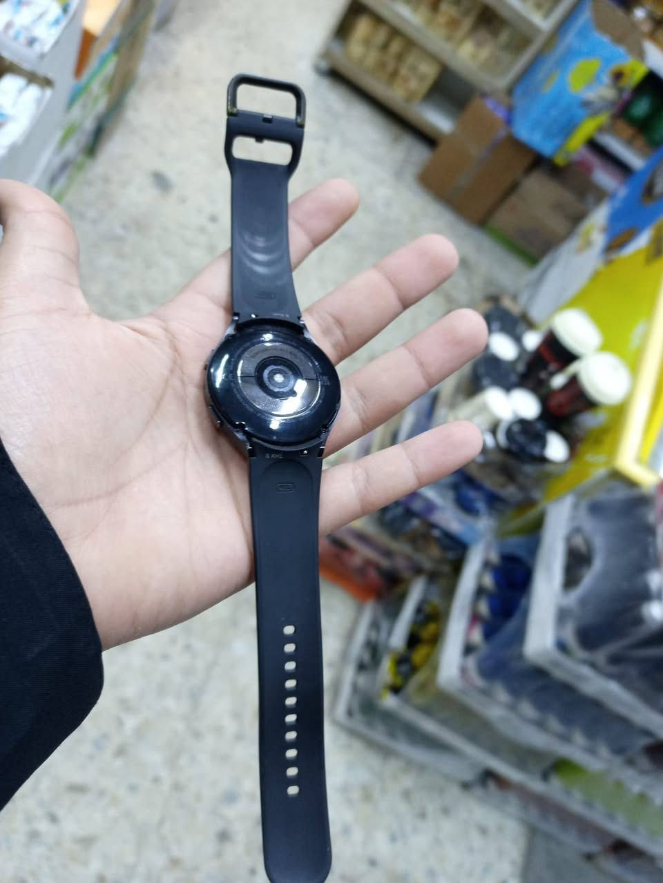 السلام عليكم ساعه سامسونك للبيع نقص كيبل شحن***********
